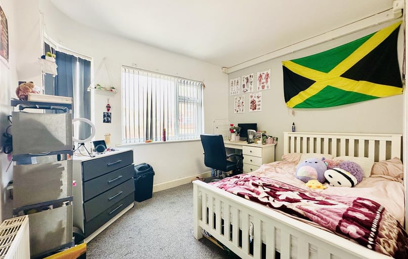 Lower Road, Lenton Abbey, Nottingham - Image 1